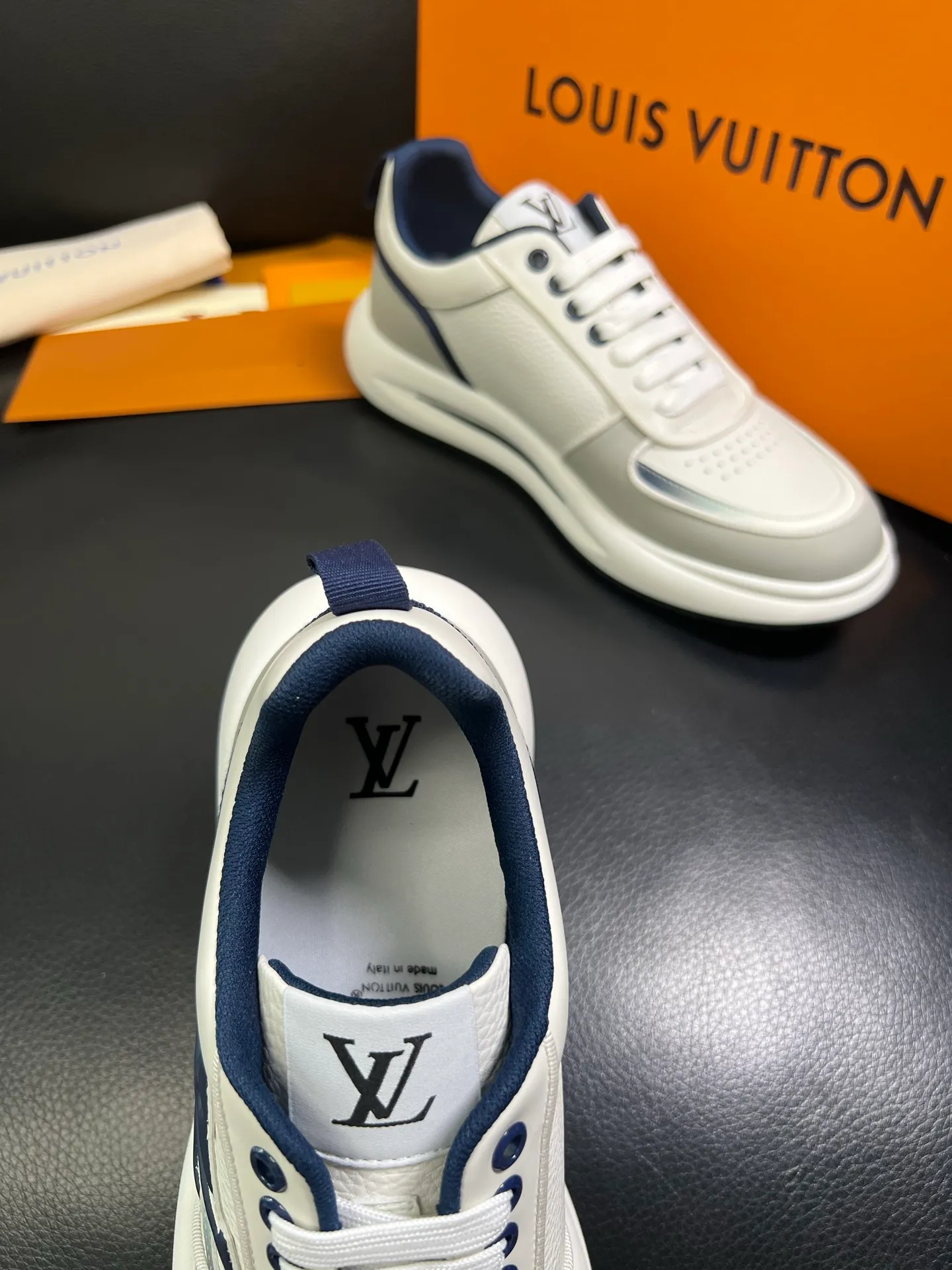 Men's shoes💰800 Lv 🔍Top purchasing agent🇮🇹 Louis Vuitton, the sports sneaker counter is synchronized, the uppers are imported from Italy, high-quality splicing colorful and complex crafts, the imported mesh padding is soft and comfortable, soles: original soles specially provided by the original factory, T men's men's shoes 💰U exclusive movable molded soles are super comfortable, original factory and single goods, 🔍🔍high quality, you can enter and exit the counter at will, welcome to compare, code number 38-44 (customized 45) 85871